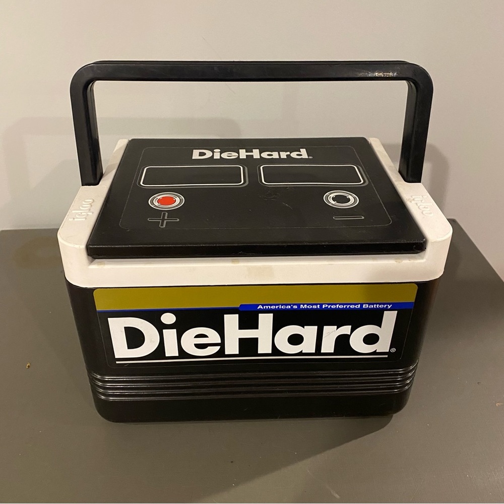 Vintage igloo 6 pack cooler Die hard battery